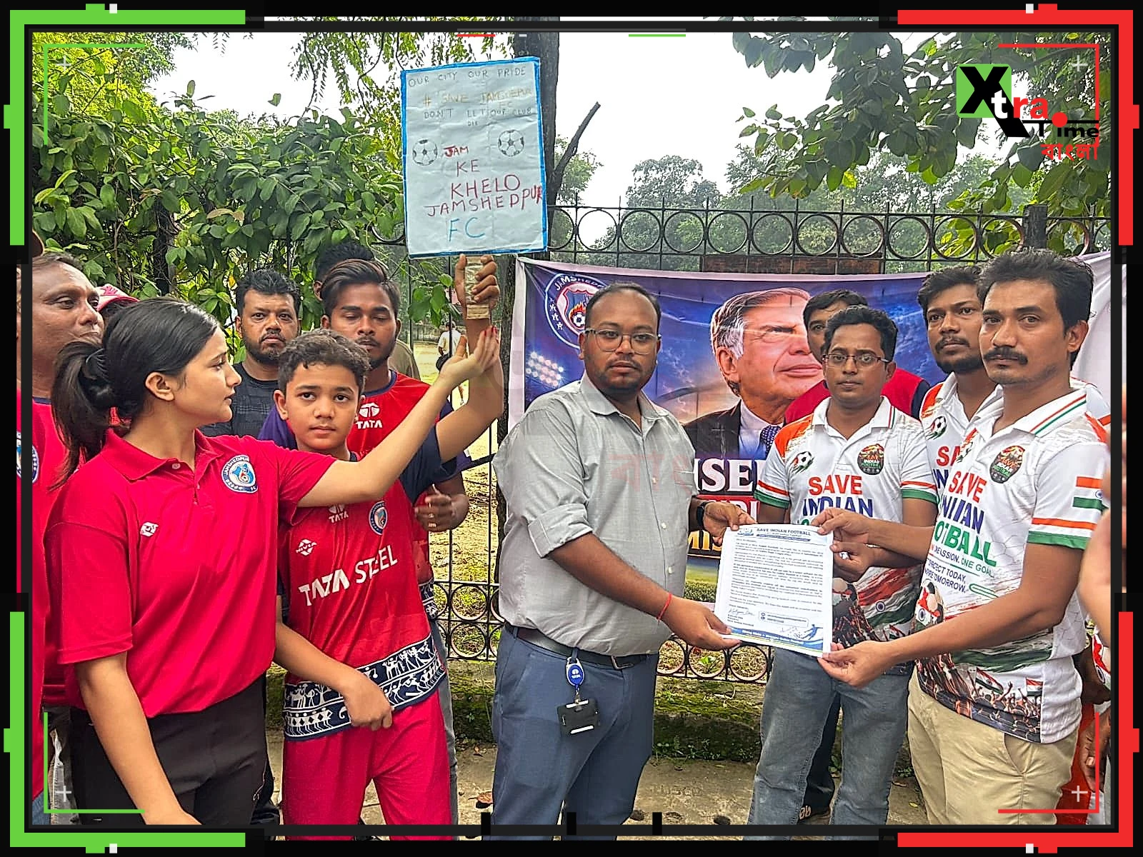  জামশেদপুরে টাটা সেন্টারের সামনে ঐক্যবদ্ধ আন্দোলন, দল না তোলার আশ্বাস! স্বদেশীদের নিয়েই আইএসএল!