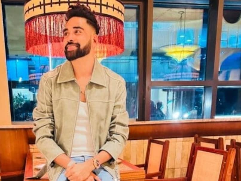 হায়দরাবাদে নিজের রেস্তোরাঁ খুললেন মহম্মদ সিরাজ