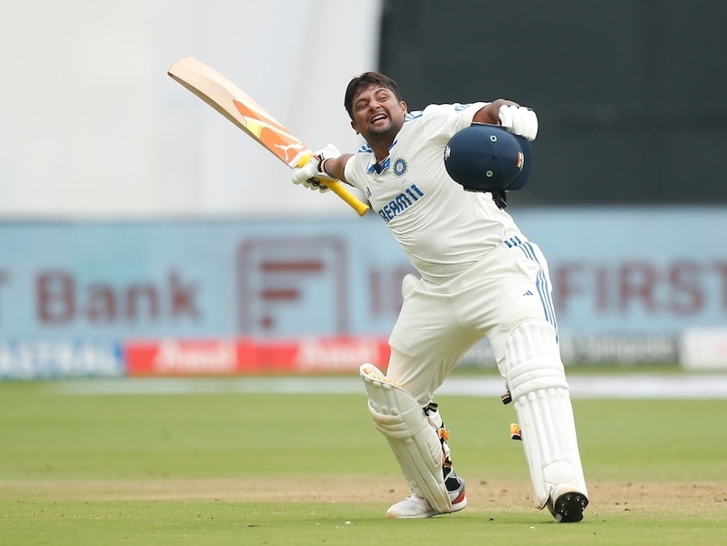 ‘যদি ওর টেকনিকেই ভরসা না থাকে, তাহলে ইন্ডিয়া এ দলে পাঠাও কেন?’— সরফরাজ খানকে টেস্ট দল থেকে বাদ দেওয়ায় প্রশ্ন তুললেন আকাশ চোপড়া
