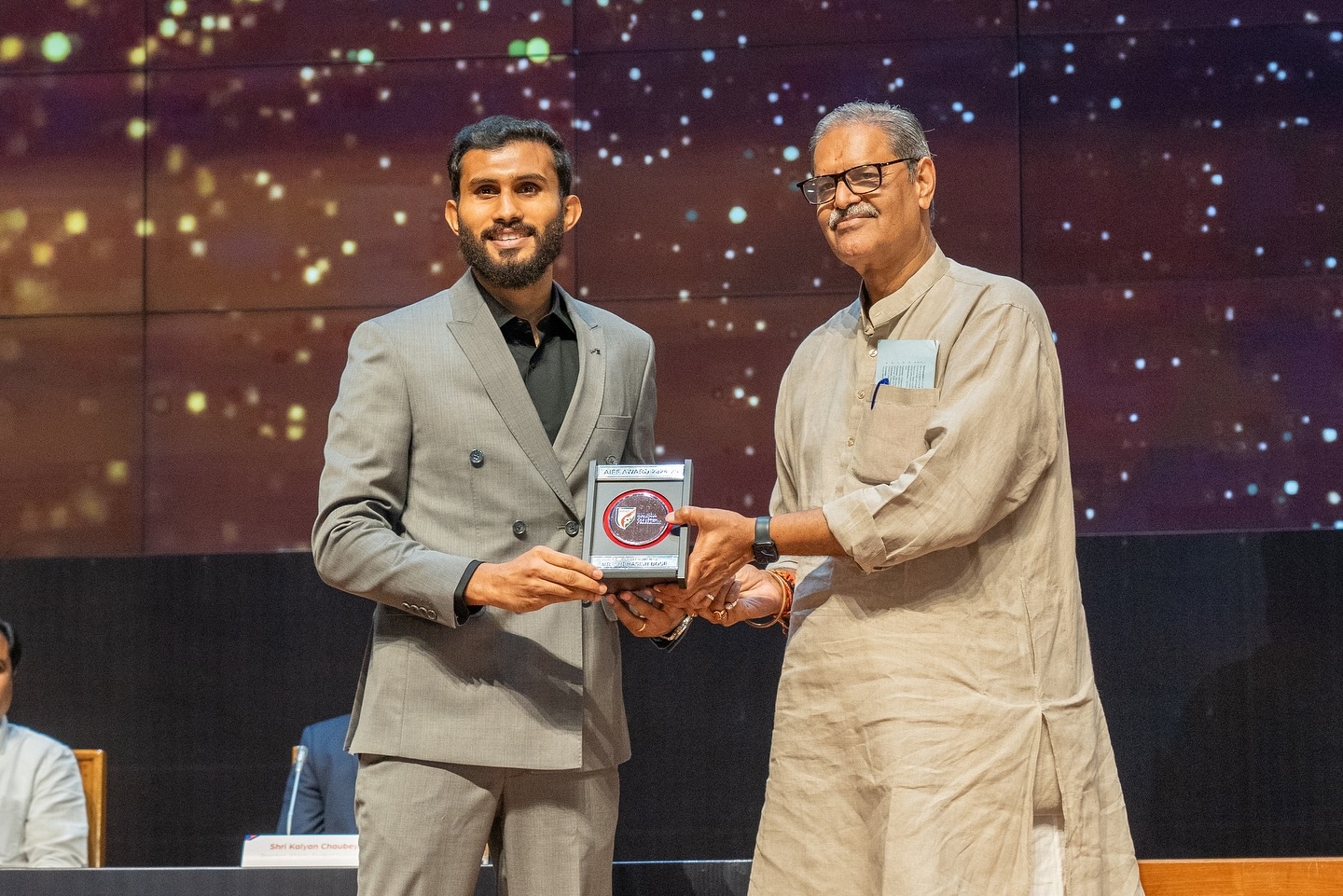 ১০-১২ বছরের পরিশ্রমের ফল পেলাম। বর্ষসেরা ফুটবলার হয়ে আপ্লুত শুভাশিস